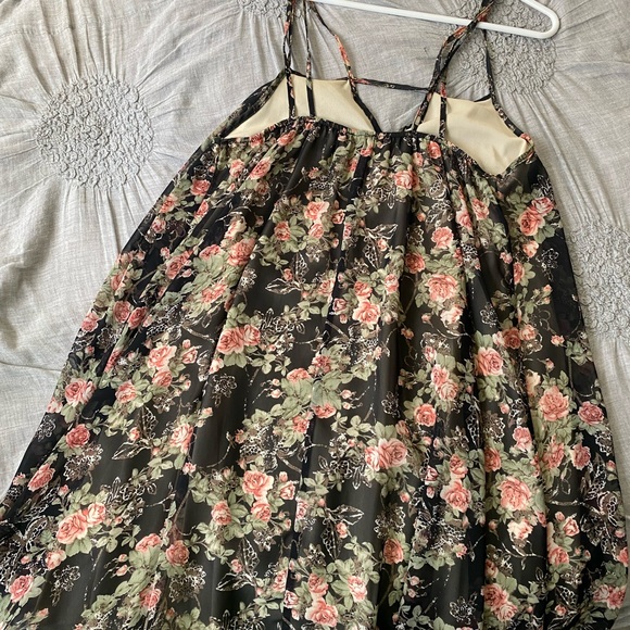 Super cute summer boho style flow-ey mini dress - Picture 2 of 4